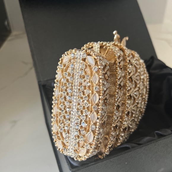 Gold Crystal Stone Clutch with Long Chain ✨✨HP✨✨ - Picture 7 of 16